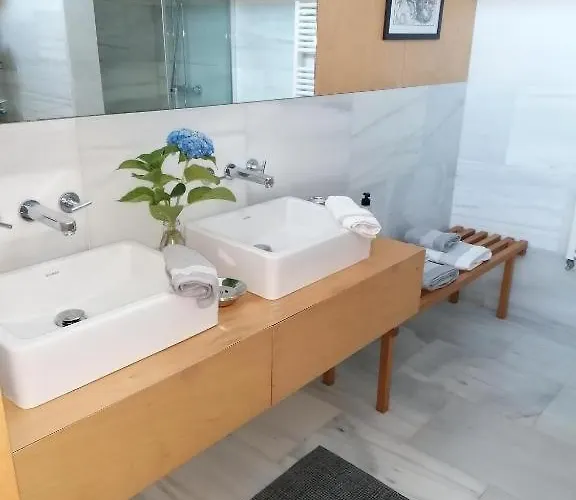 Gloria's Design House בית אירוח