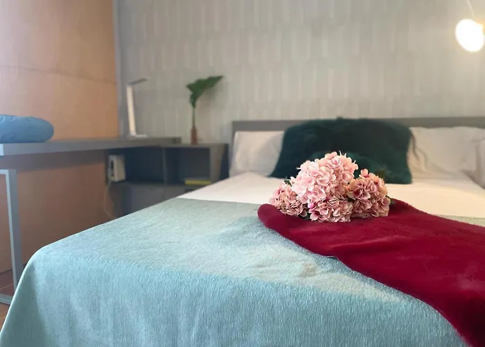 Gloria's Design House בית אירוח *